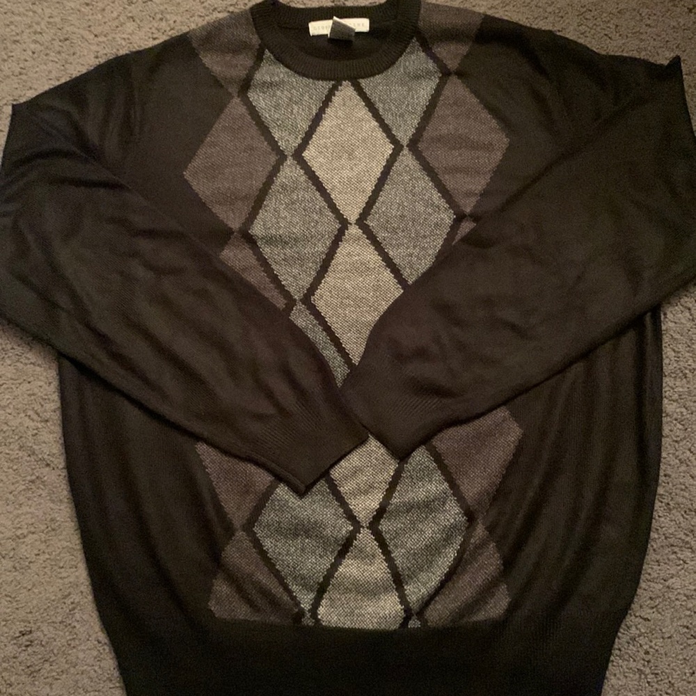 Geoffrey Beene Sweater Size Medium